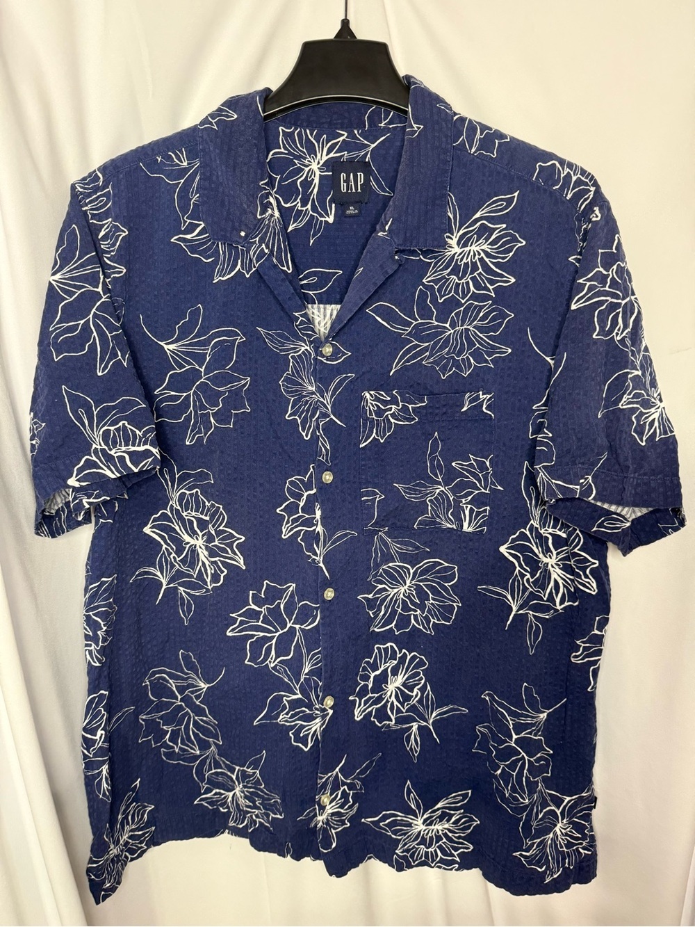 GAP Blue Short-Sleeve Floral Button-Up Shirt